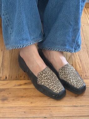 Vintage Leopard Print Slip-On Loafers - Black and Tan